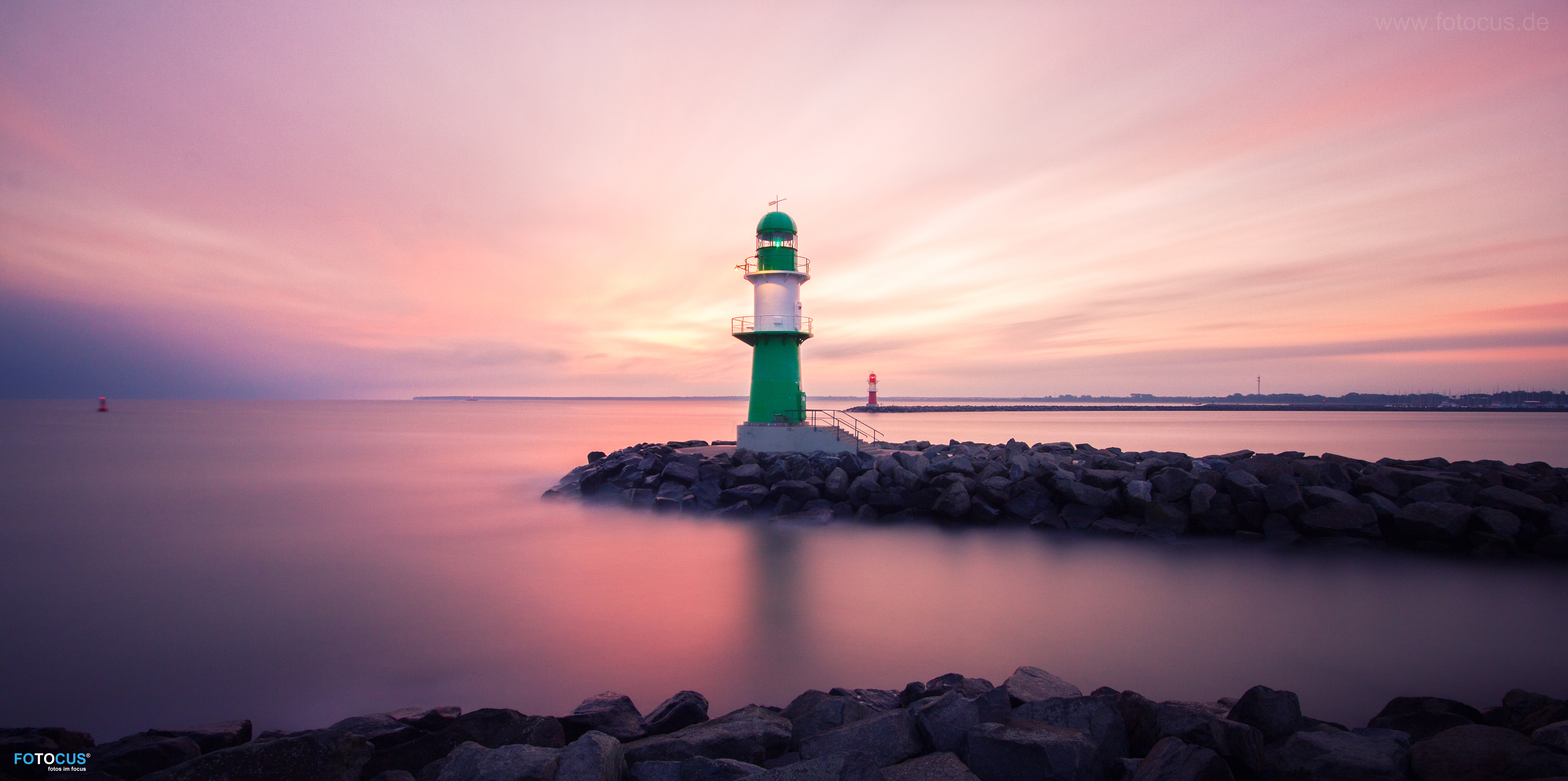 warnemuende_leuchtturm